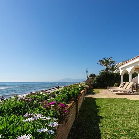 Charming Villa On The Seafront 马尔韦利亚 外观 照片
