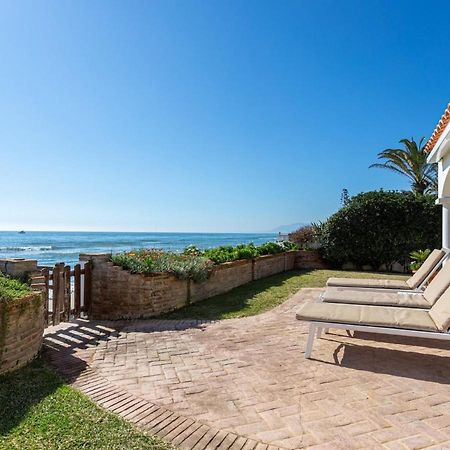 Charming Villa On The Seafront 马尔韦利亚 外观 照片