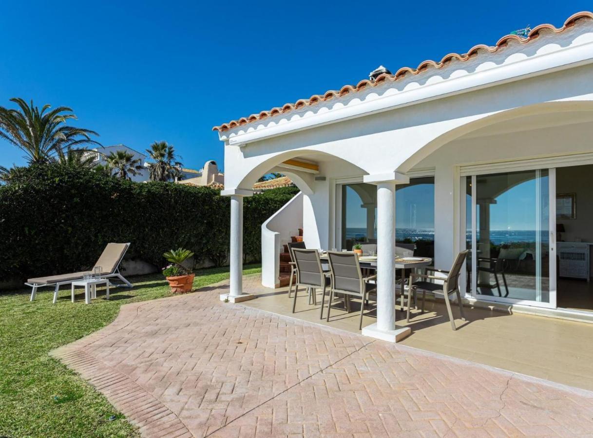 Charming Villa On The Seafront 马尔韦利亚 外观 照片