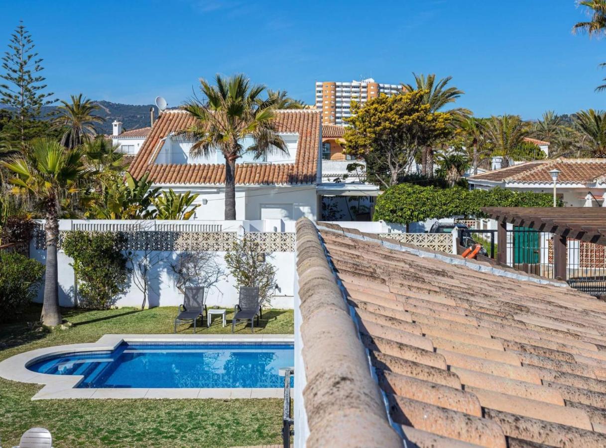 Charming Villa On The Seafront 马尔韦利亚 外观 照片